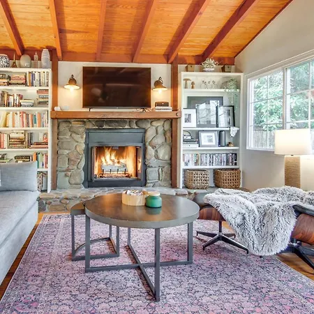 Le-Petit Chalet With Fire Pit About 15 Mi To Asheville